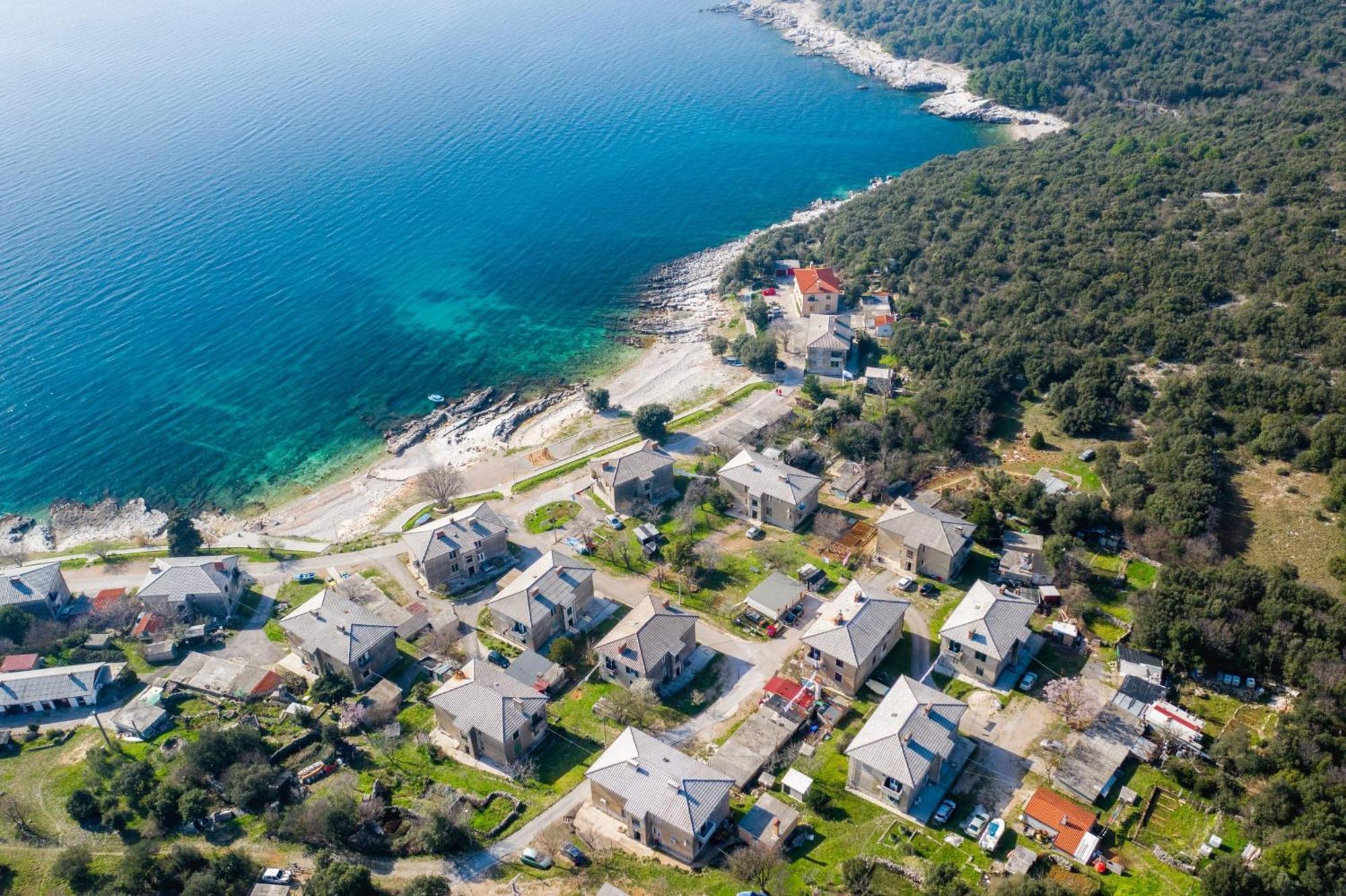 Apartman Ema 4+2 Koromačno Exterior foto