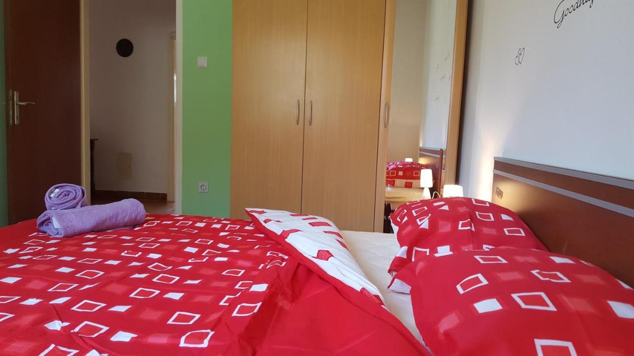 Apartman Ema 4+2 Koromačno Exterior foto