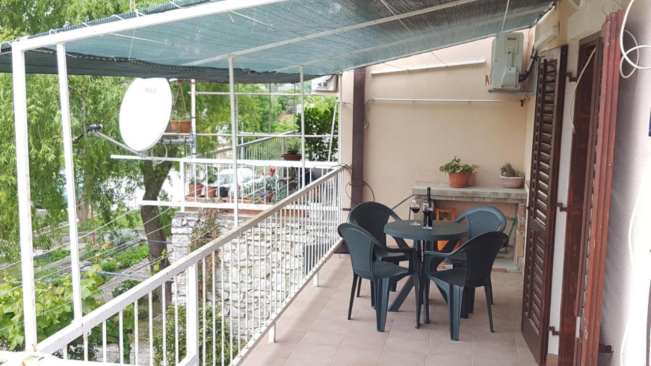 Apartman Ema 4+2 Koromačno Exterior foto
